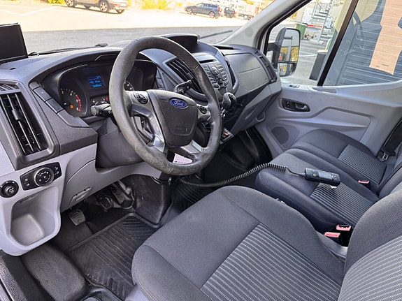 Ford Transit 3 of 5