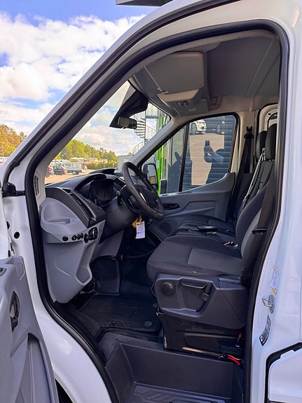 Ford Transit 4 of 5