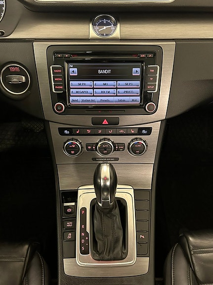 Volkswagen Passat 20 of 28