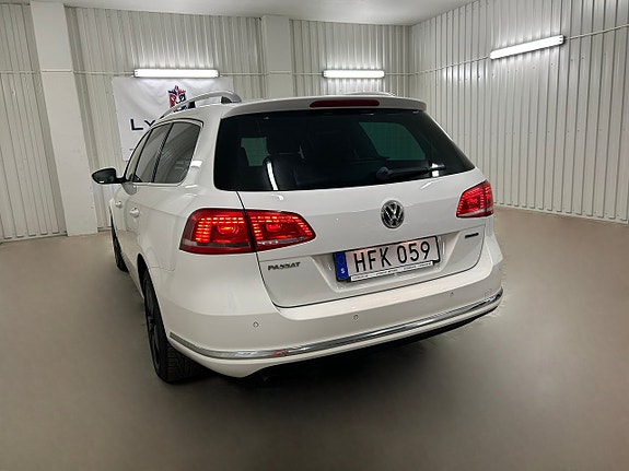 Volkswagen Passat 11 of 28