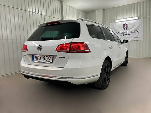 Volkswagen Passat 12 of 28