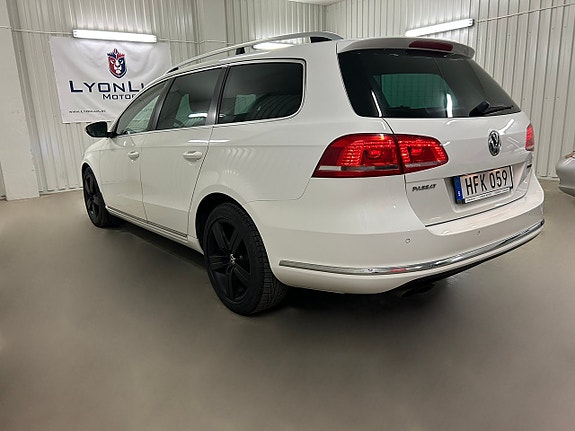Volkswagen Passat 9 of 28