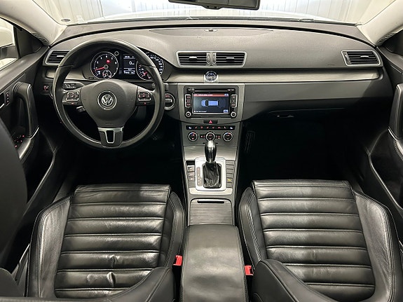 Volkswagen Passat 21 of 28