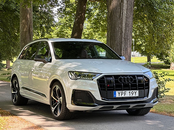 Audi SQ7 3 of 5