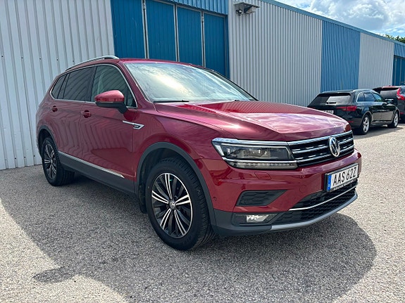 Volkswagen Tiguan Allspace 4 of 5