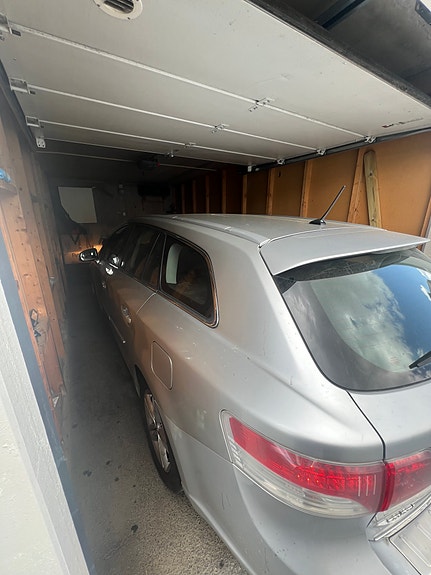 Toyota Avensis 3 of 5