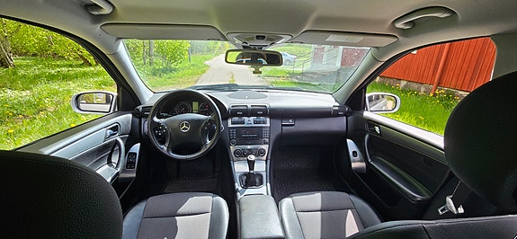 Mercedes-Benz C180 6 of 14