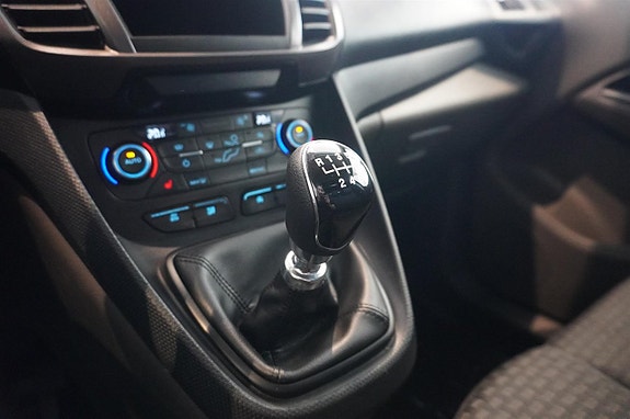 Ford Transit Connect 10 of 15