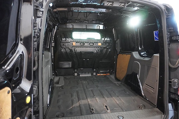 Ford Transit Connect 7 of 15