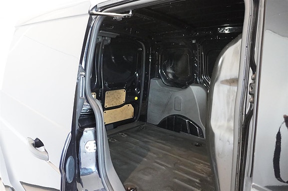 Ford Transit Connect 9 of 15