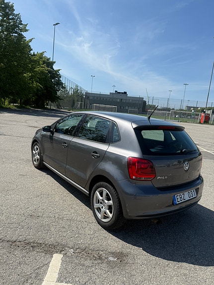 Volkswagen Polo 2 of 5
