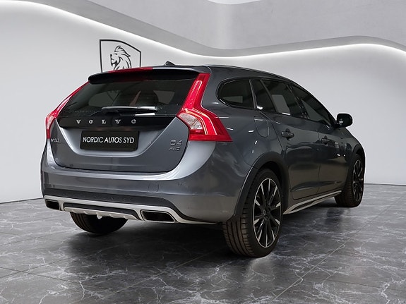 Volvo V60 Cross Country 5 of 5