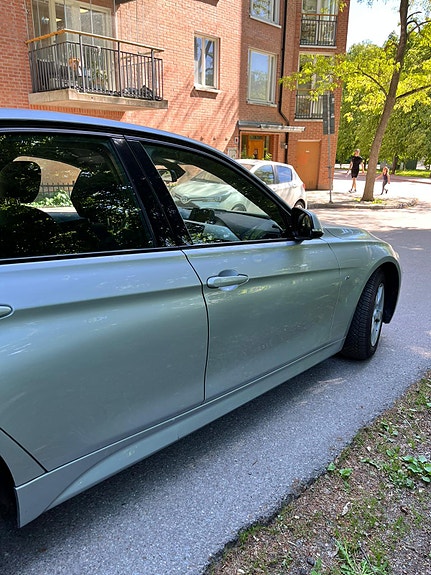 BMW 318d 2 of 9