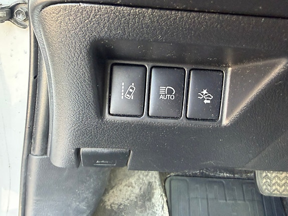 Toyota Yaris 15 of 19