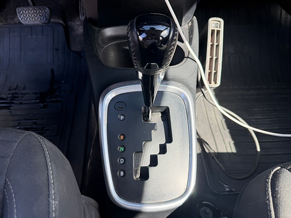 Toyota Yaris 11 of 19