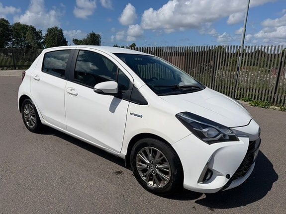 Toyota Yaris 5 of 19
