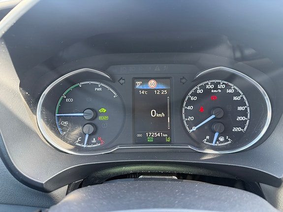 Toyota Yaris 10 of 19