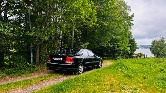 Volvo S60 2 of 5