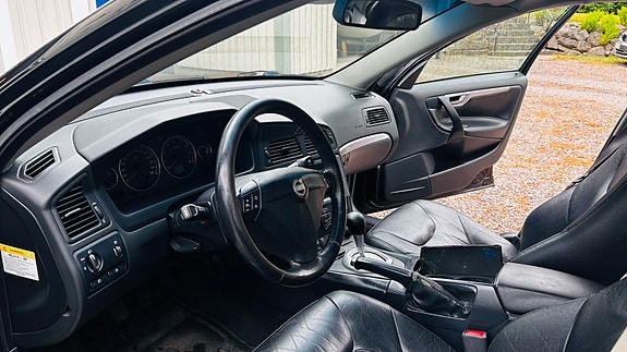 Volvo S60 4 of 5