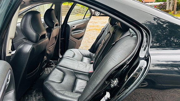 Volvo S60 5 of 5