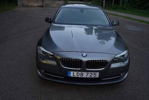 BMW 520d 2 of 5