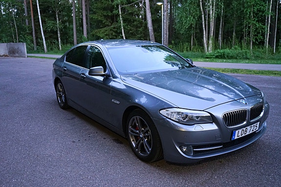 BMW 520d 3 of 5