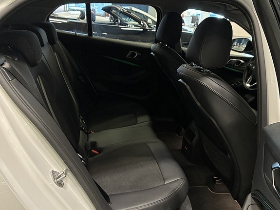 BMW 118i 11 of 23