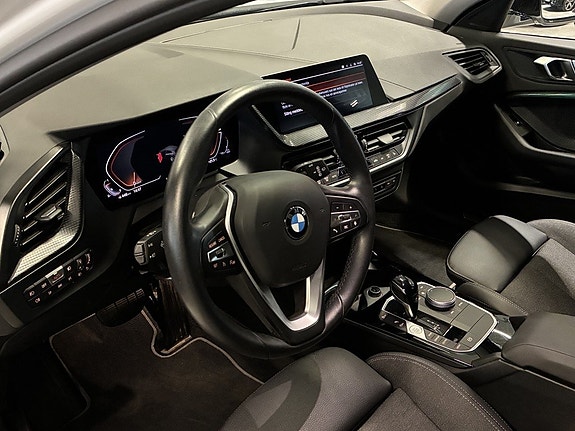 BMW 118i 13 of 23