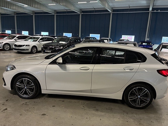 BMW 118i 5 of 5