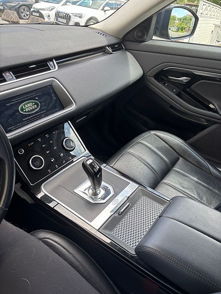Land Rover Range Rover Evoque 3 of 3