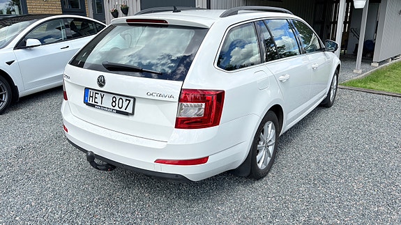 Skoda Octavia 3 of 5