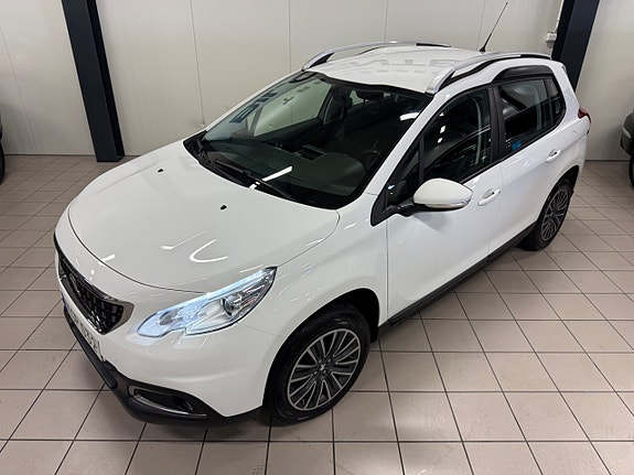 Peugeot 2008 2 of 5