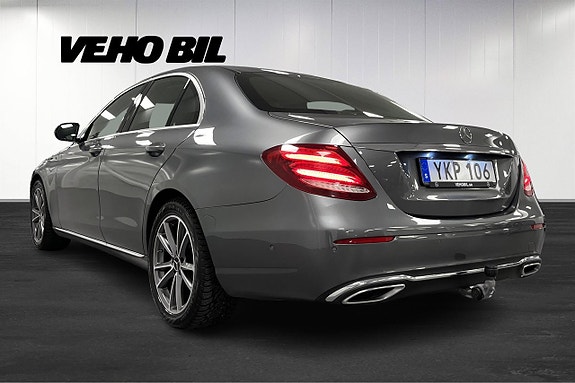 Mercedes-Benz E220 d 4 of 5