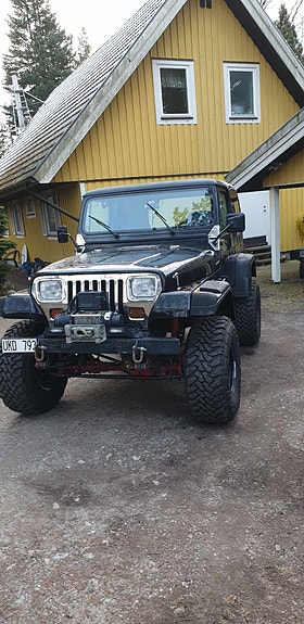 Jeep Wrangler 3 of 5