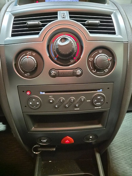 Renault Megane II 11 of 17