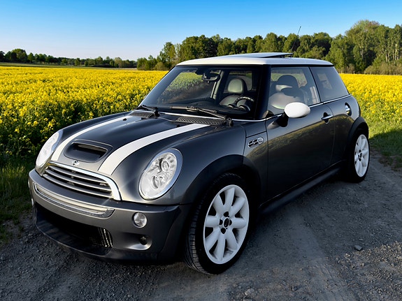 MINI Cooper S 2 of 5