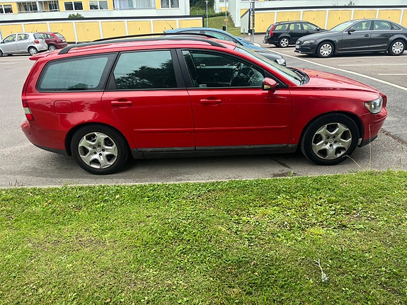 Volvo V50 3 of 6