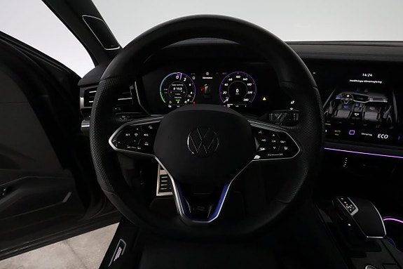 Volkswagen Touareg 17 of 30