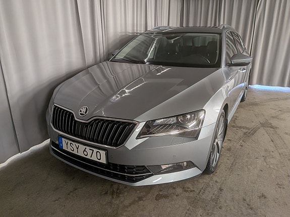 Skoda Superb 2 of 5
