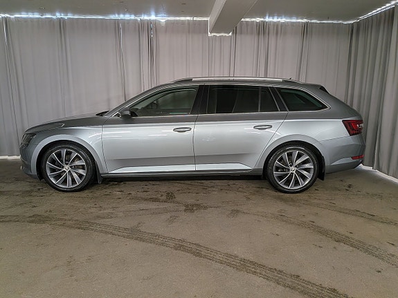 Skoda Superb 4 of 5