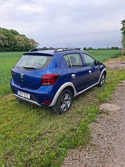 Dacia Sandero Stepway 2 of 5