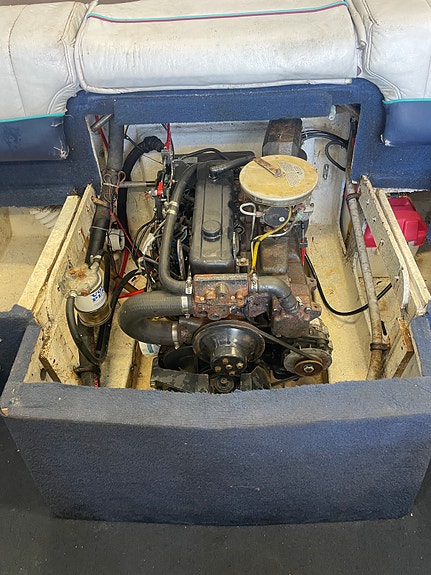 Bayliner capri 3 of 5