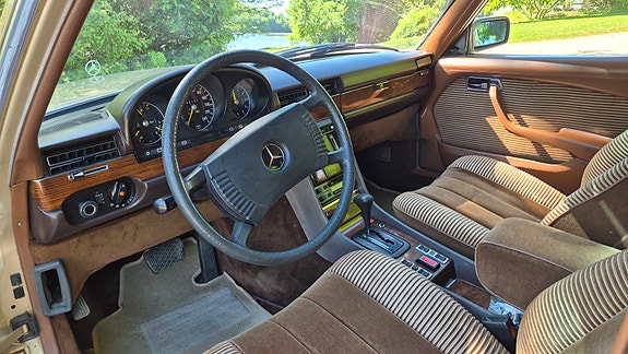 Mercedes-Benz 280 SE 13 of 20