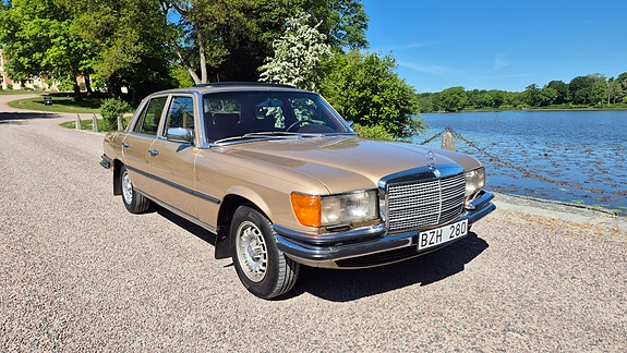 Mercedes-Benz 280 SE 8 of 20