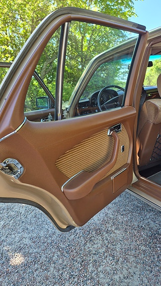 Mercedes-Benz 280 SE 14 of 20
