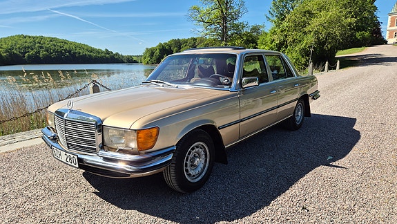 Mercedes-Benz 280 SE 9 of 20