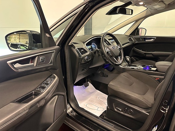 Ford S-MAX 17 of 30