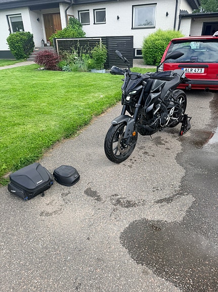 Yamaha MT-125 3 of 5
