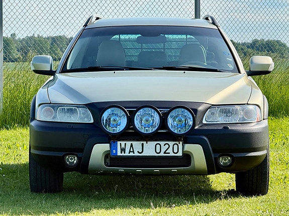 Volvo XC70 3 of 5