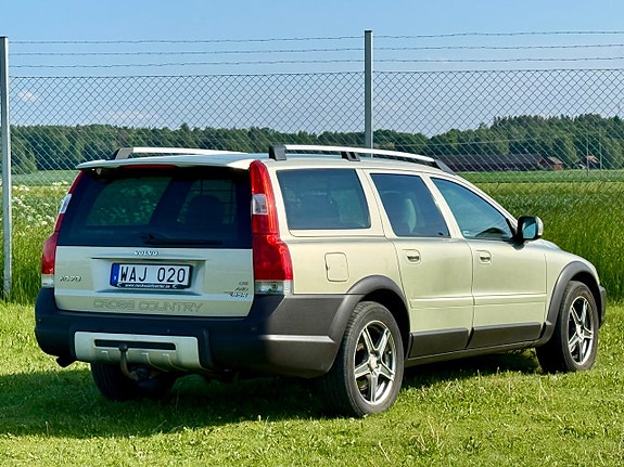 Volvo XC70 4 of 5